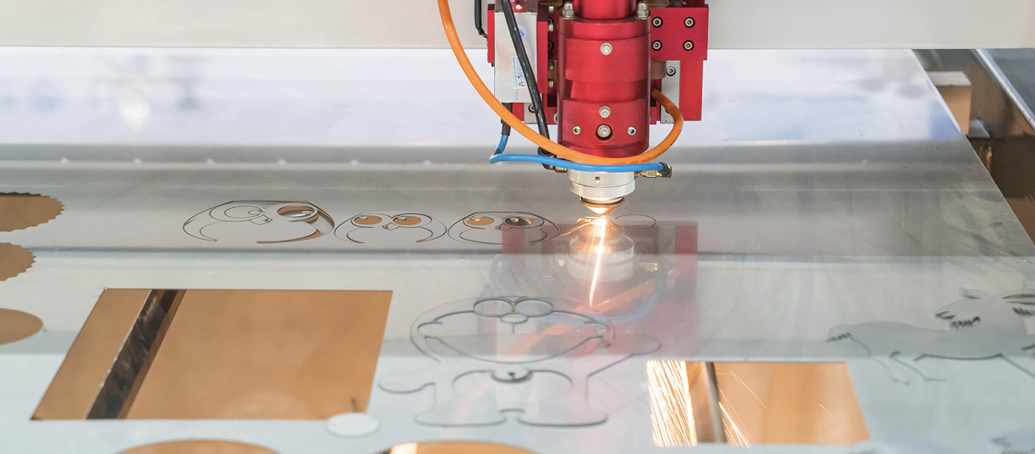 Banner Mgui gia công laser