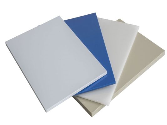 tam nhua pp Tấm nhựa PP (Polypropylene) là một loại vật liệu nhựa tổng hợp được sử dụng rộng rãi trong nhiều lĩnh vực