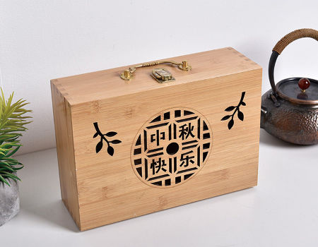wooden mooncake
