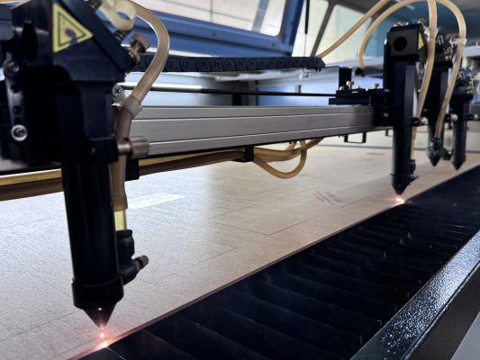 Dịch vụ khắc laser theo yêu cầu