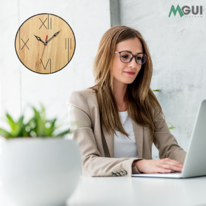 Đồng hồ gỗ treo tường số La Mã Model DH12