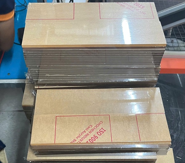 Dich vu cat CNC Mica Theo yeu cau 1 Ưu điểm khi cắt mica bằng cnc là độ chính xác cao