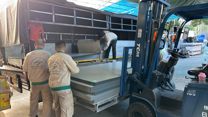 Tam op Alunium Alcorest tai vat lieu xanh 2 Tấm ốp Alunium Alcorest