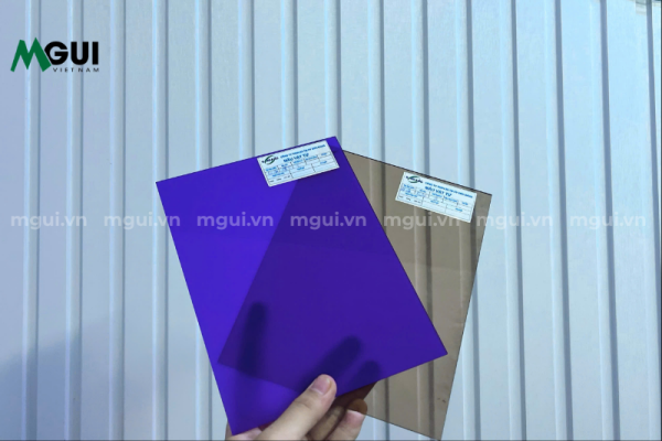 Tấm Acrylic xuyên sáng Đài Loan 